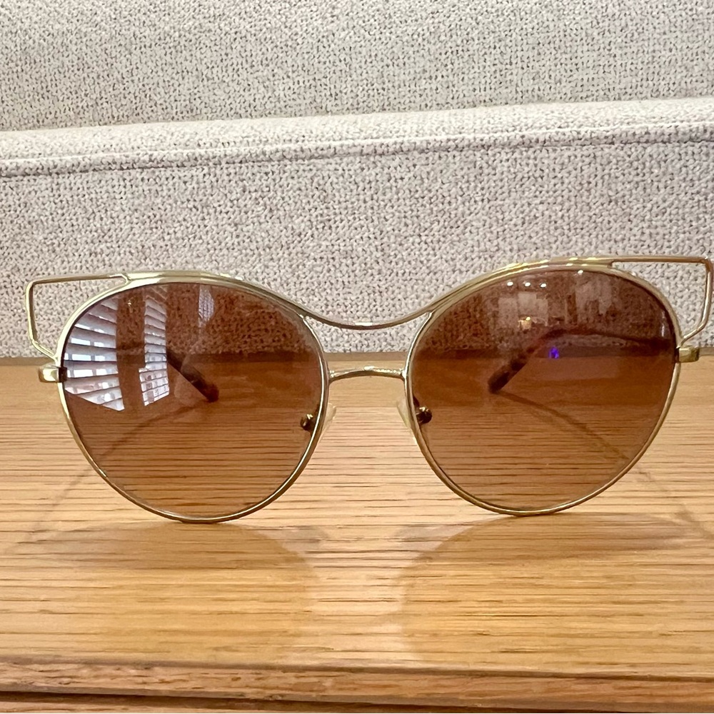 Tory Burch Gold Sunglasses - Picture 2 of 4